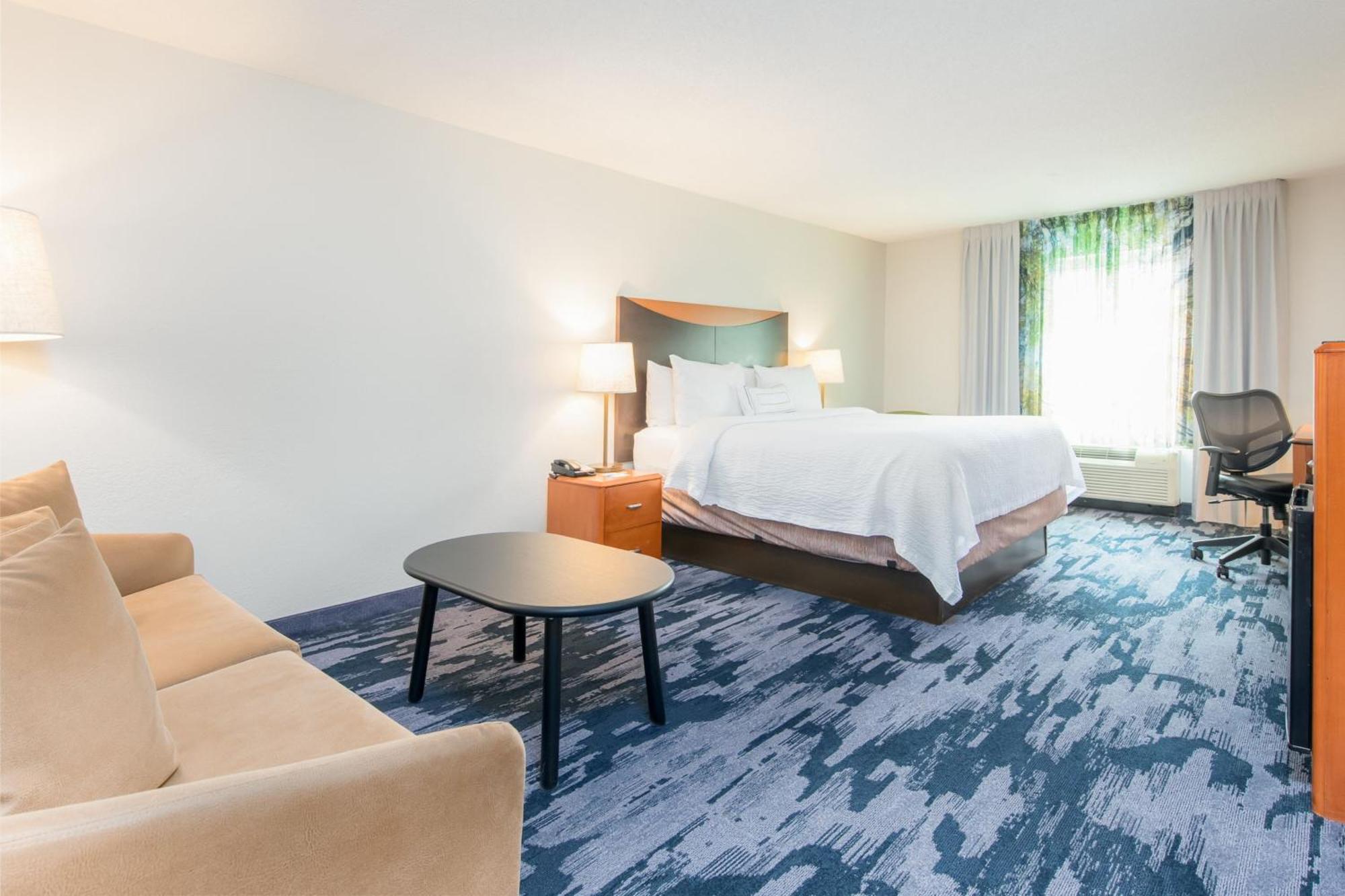 Fairfield Inn Suites Brunswick Bagian luar foto