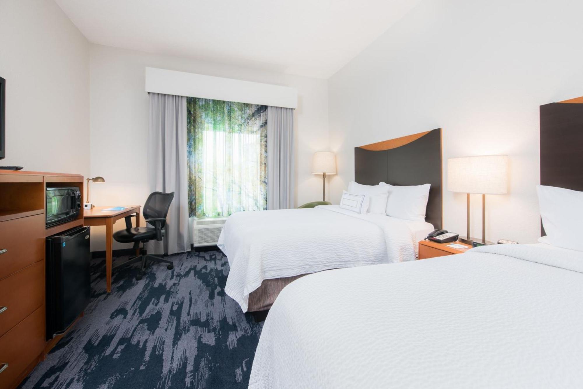 Fairfield Inn Suites Brunswick Bagian luar foto
