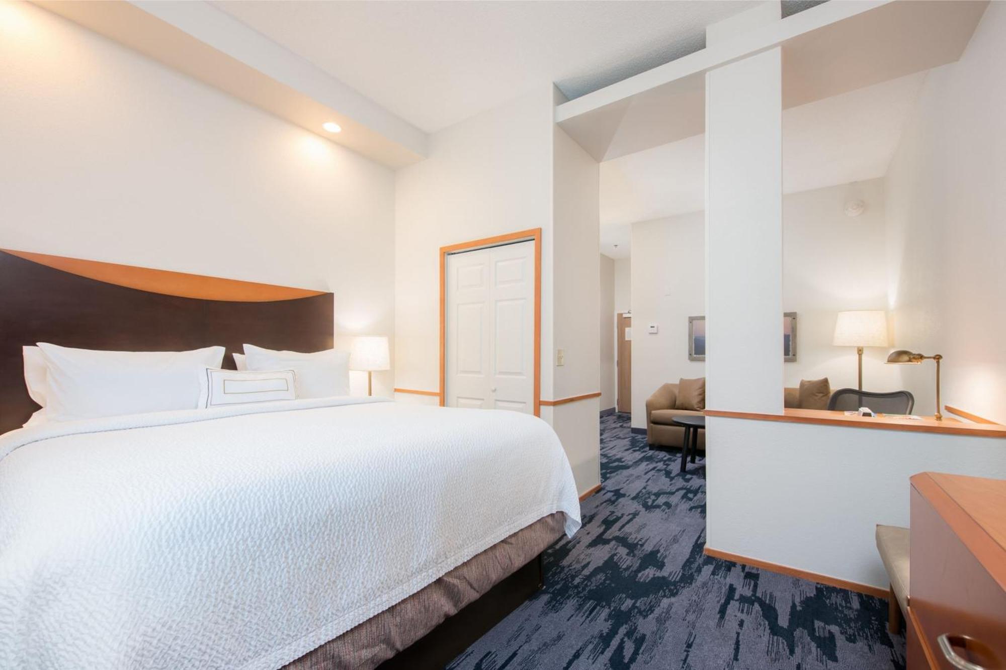 Fairfield Inn Suites Brunswick Bagian luar foto