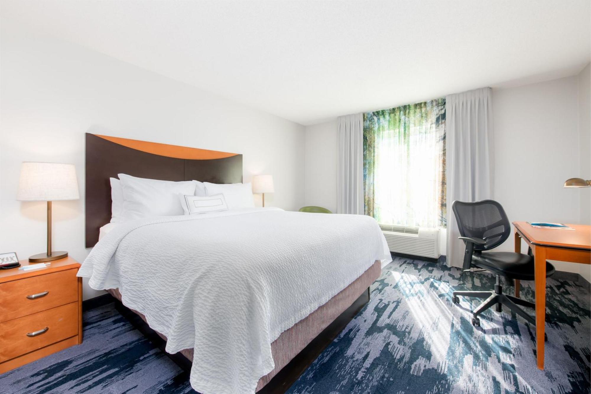 Fairfield Inn Suites Brunswick Bagian luar foto