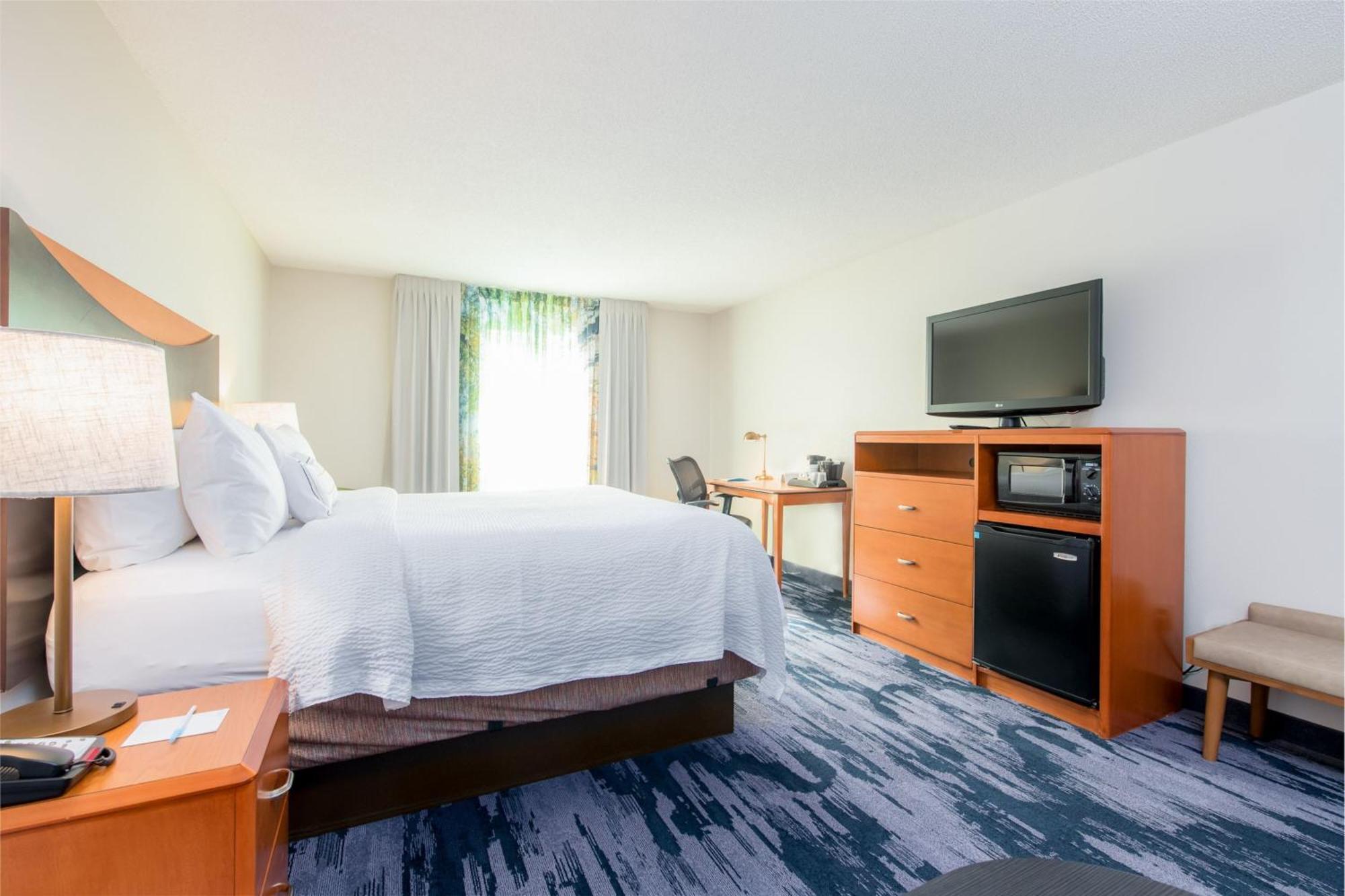 Fairfield Inn Suites Brunswick Bagian luar foto
