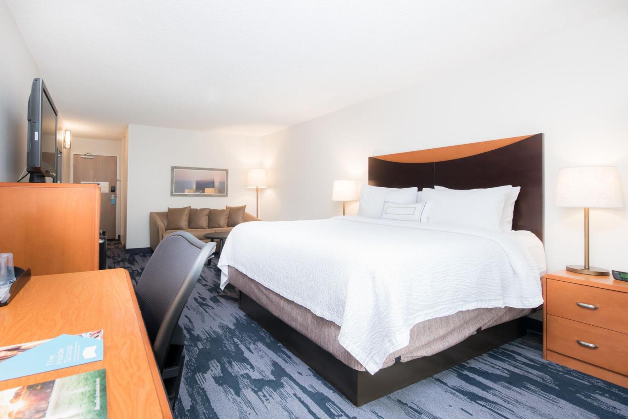 Fairfield Inn Suites Brunswick Bagian luar foto