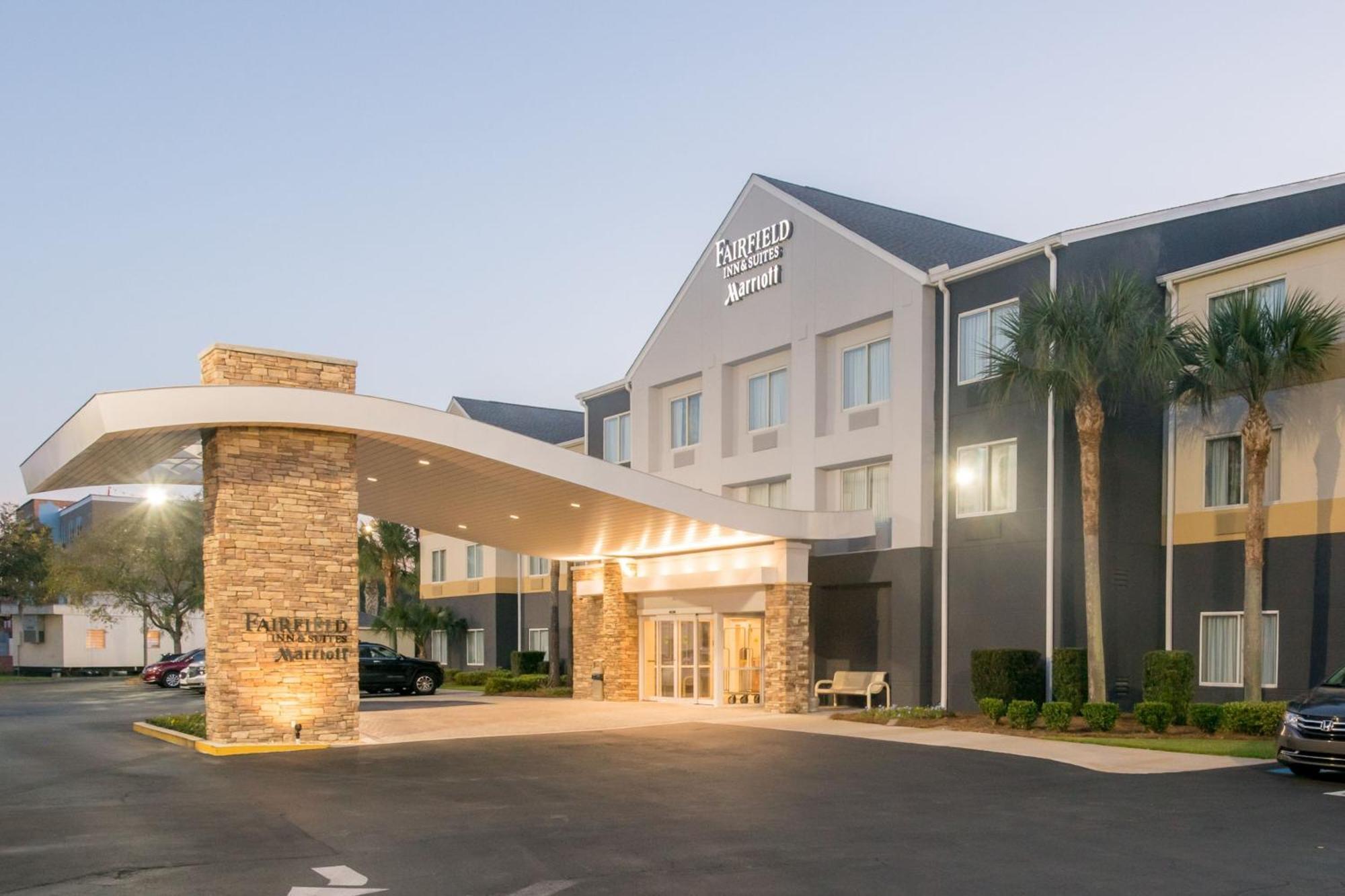 Fairfield Inn Suites Brunswick Bagian luar foto