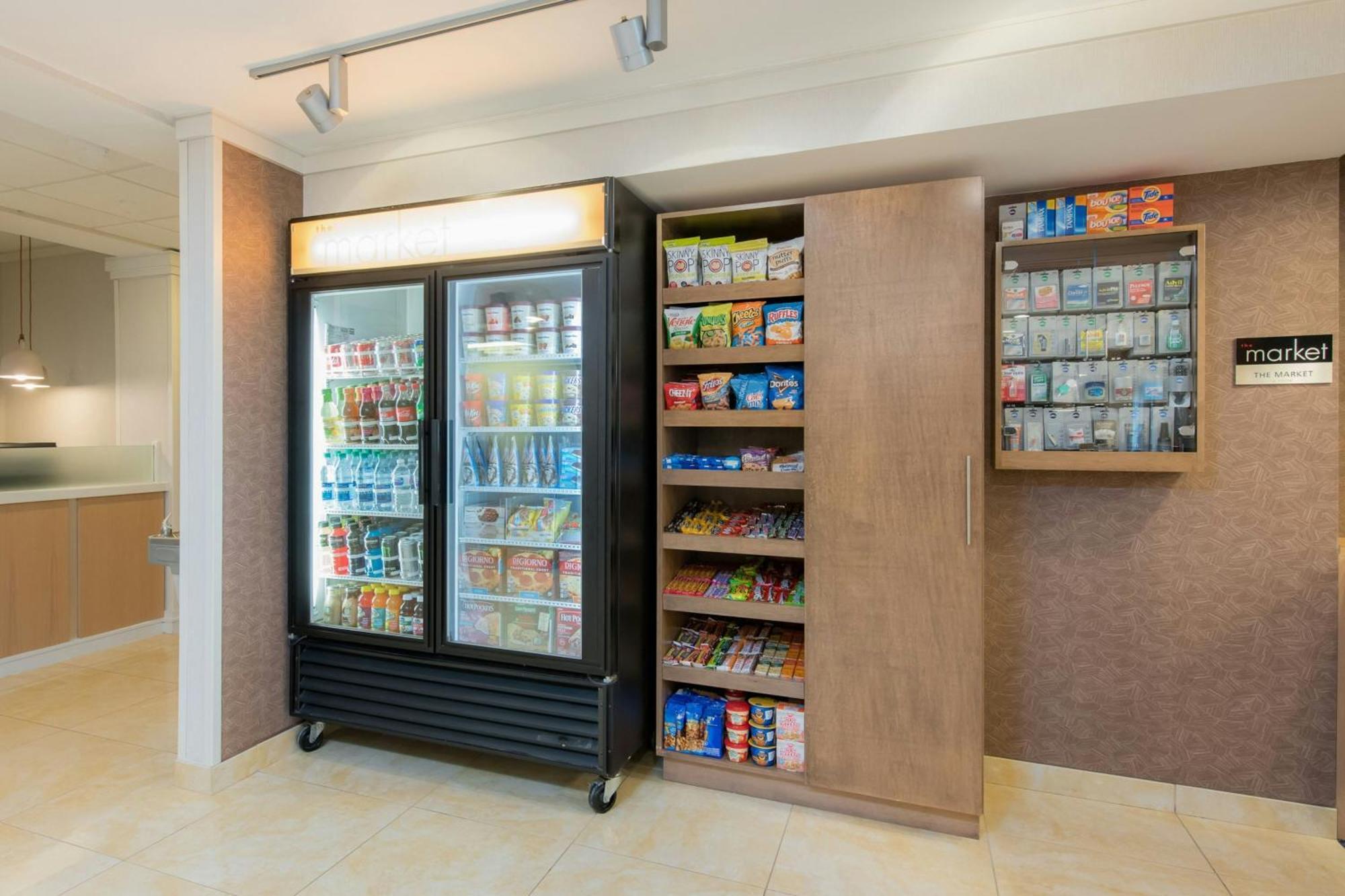 Fairfield Inn Suites Brunswick Bagian luar foto